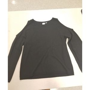 Cut out shoulder long sleeve top